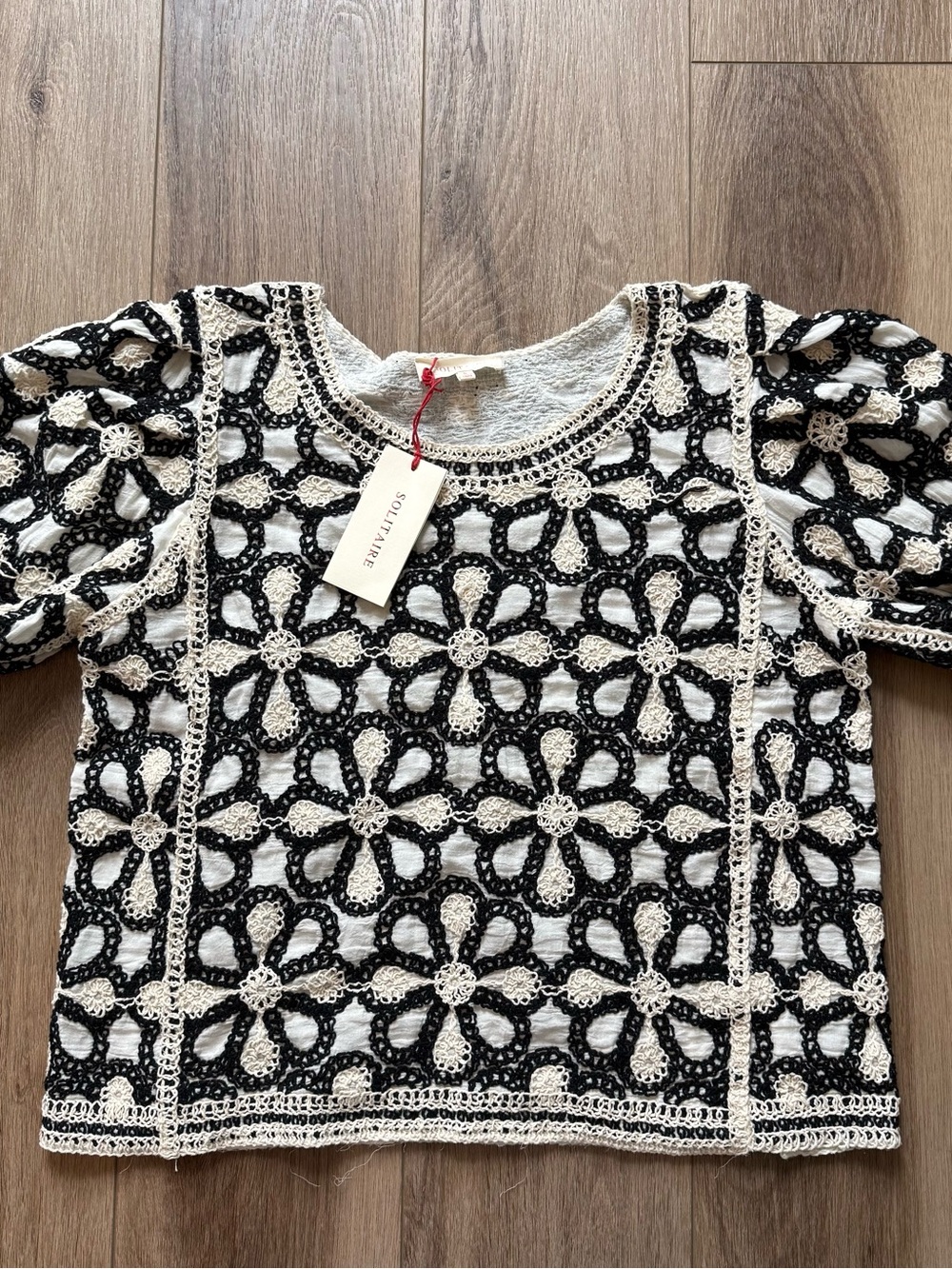 Solitare Black and Ivory Crochet Floral Blouse size small NWT